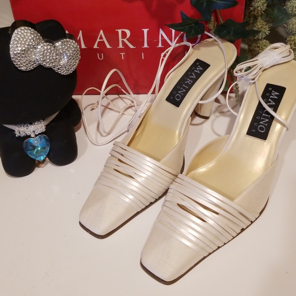 💖SALE💖 Lace Up Shoes